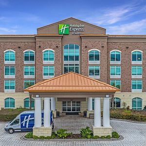 Holiday Inn Express & Suites Charleston Arpt-Conv Ctr Area, An Ihg Hotel